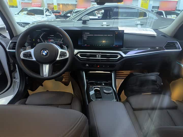 Фото 10 - BMW 3 Series