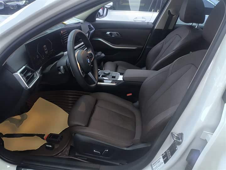 Фото 15 - BMW 3 Series