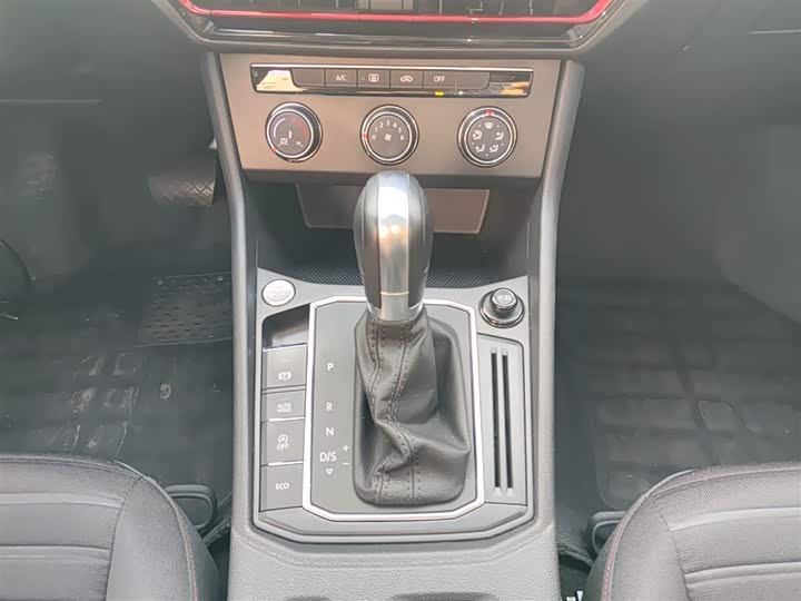 Фото 14 - Volkswagen Lavida