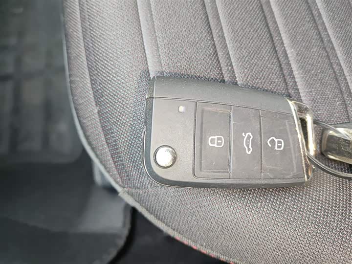 Фото 9 - Volkswagen Lavida