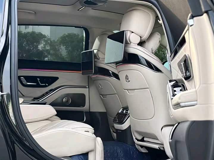 Фото 13 - Mercedes-Benz Maybach S-Class