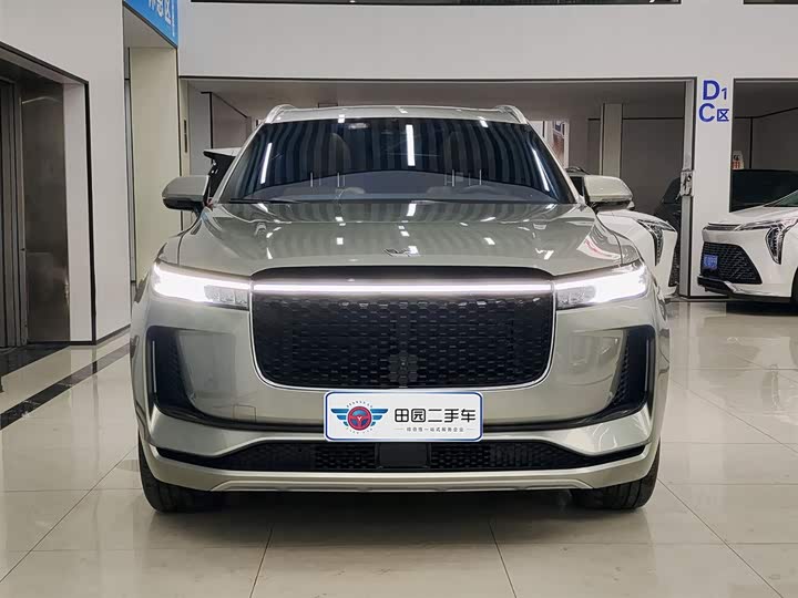 Фото 2 - LiXiang One