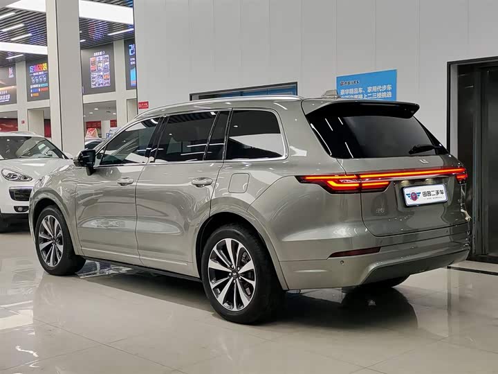 Фото 4 - LiXiang One