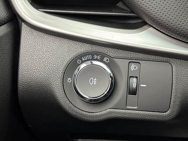 Фото 15 - Chevrolet Monza