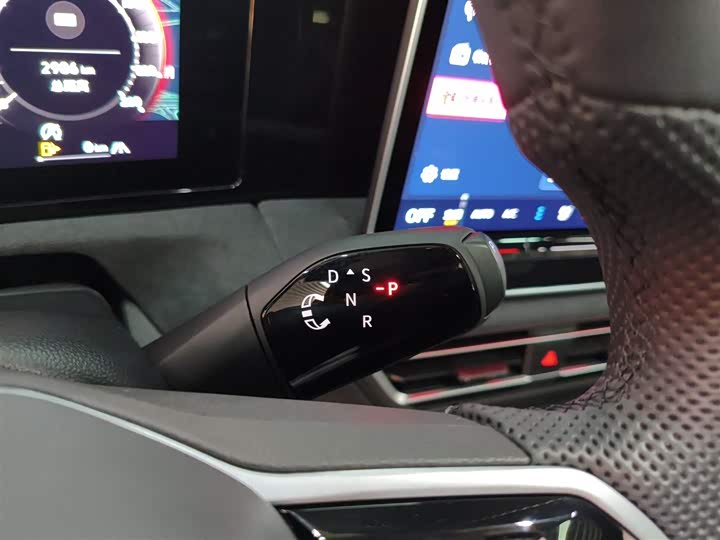 Фото 14 - Volkswagen Tiguan L Pro