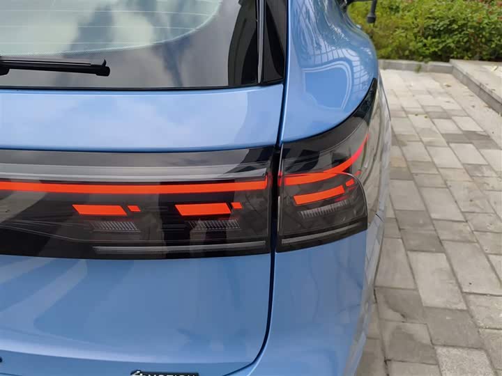 Фото 8 - Volkswagen Tiguan L Pro