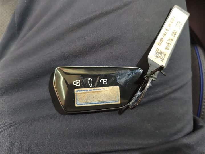 Фото 9 - Volkswagen Tiguan L Pro