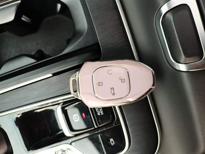 Фото 9 - GAC Trumpchi GS8