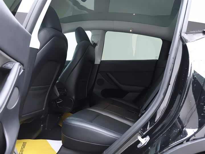 Фото 13 - Tesla Model Y