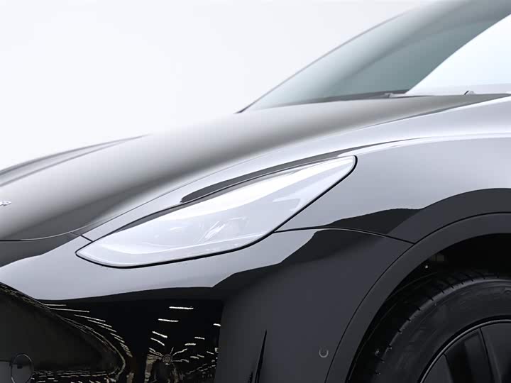 Фото 18 - Tesla Model Y