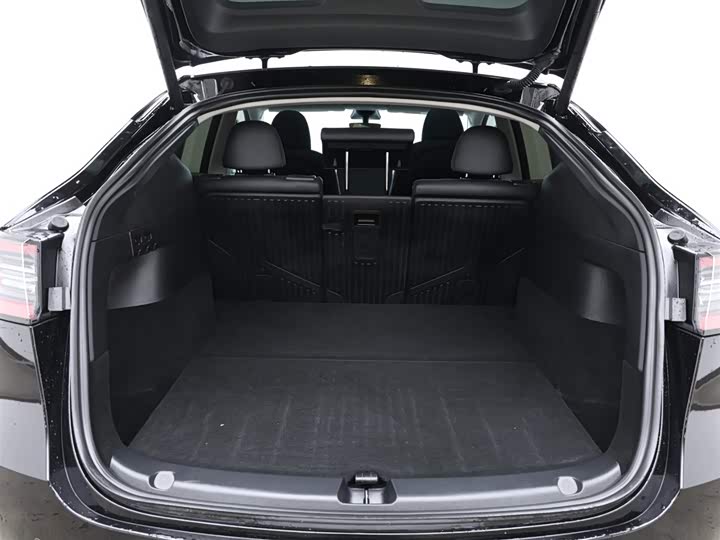 Фото 8 - Tesla Model Y