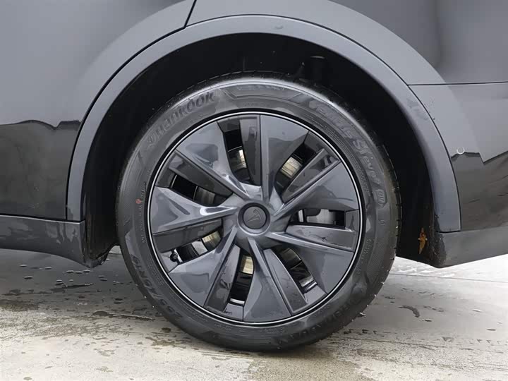 Фото 9 - Tesla Model Y