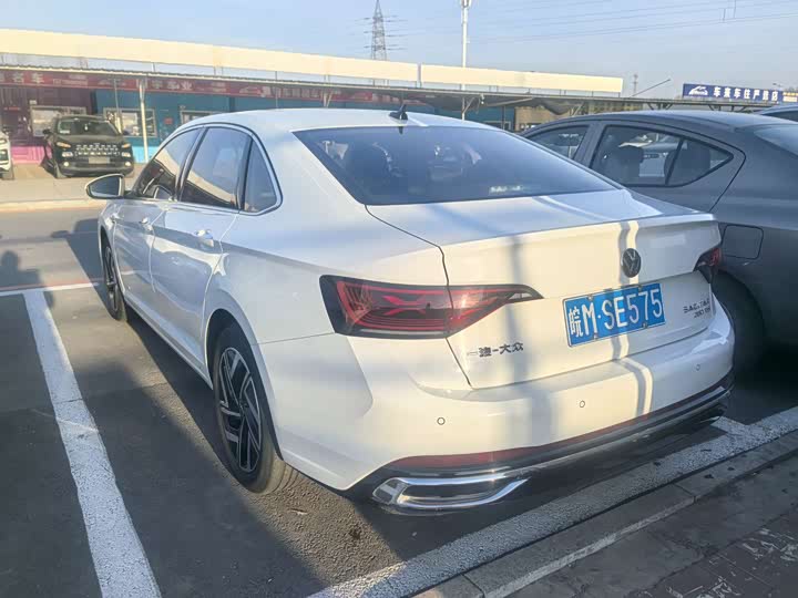 Фото 6 - Volkswagen Sagitar L