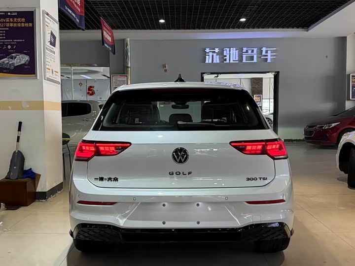 Фото 5 - Volkswagen Golf