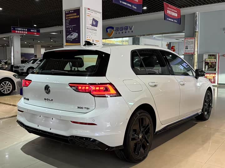 Фото 6 - Volkswagen Golf