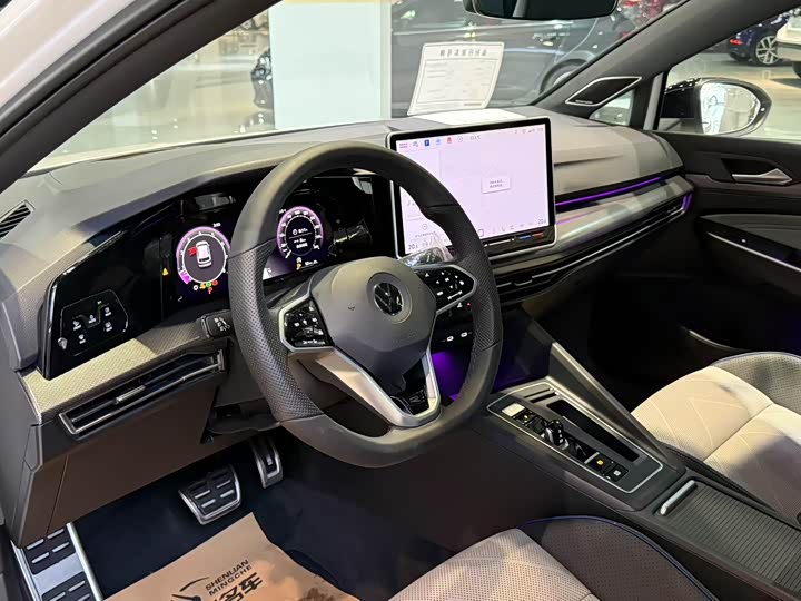 Фото 7 - Volkswagen Golf