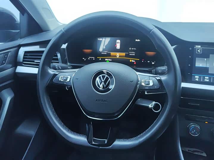 Фото 15 - Volkswagen Lavida