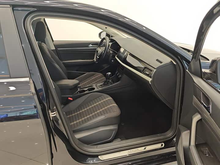 Фото 8 - Volkswagen Lavida