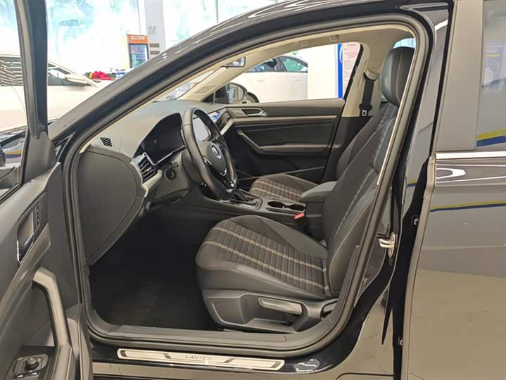 Фото 9 - Volkswagen Lavida