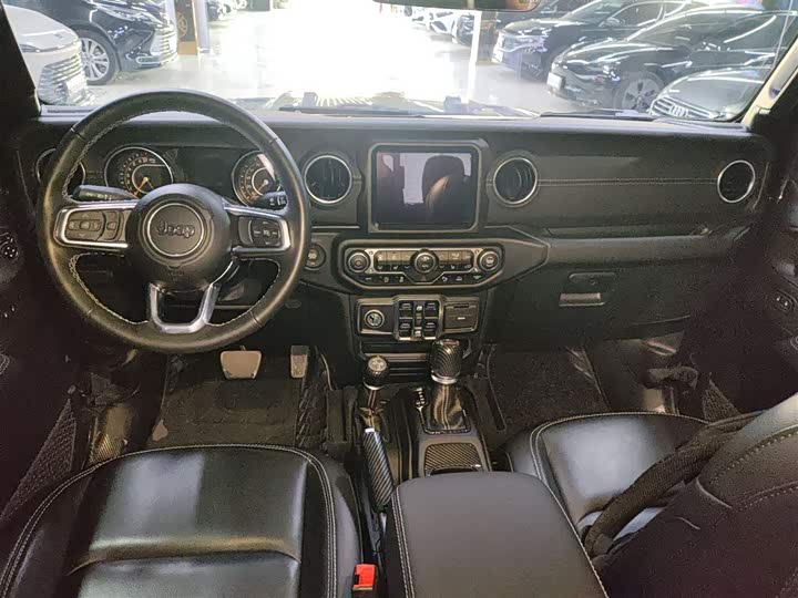 Фото 10 - Jeep Gladiator