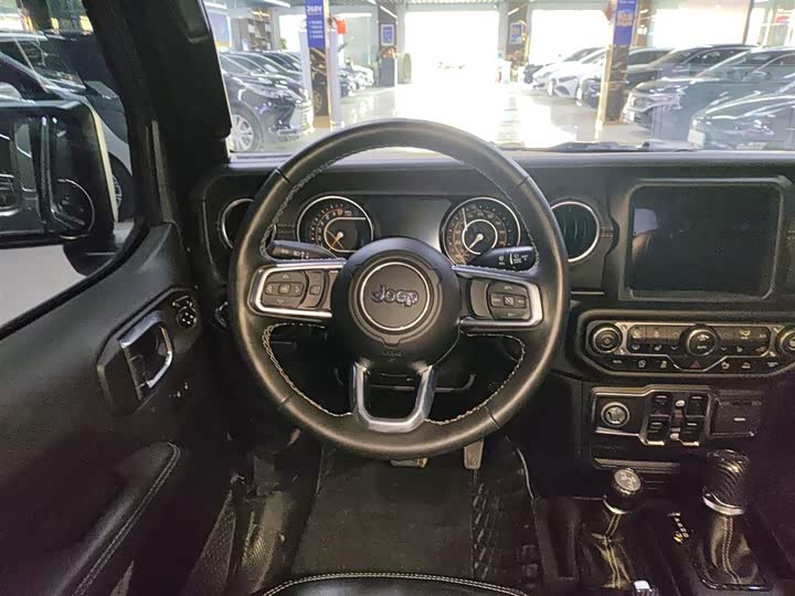 Фото 11 - Jeep Gladiator