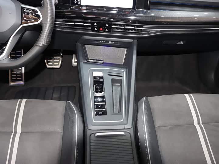 Фото 15 - Volkswagen Golf