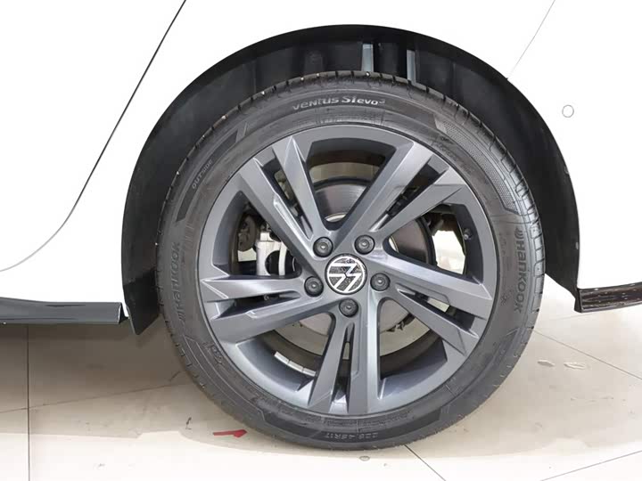 Фото 20 - Volkswagen Golf