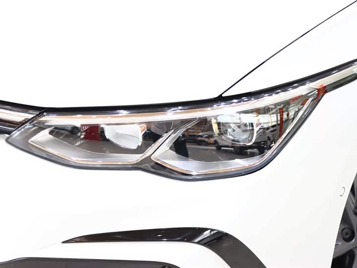 Фото 7 - Volkswagen Golf