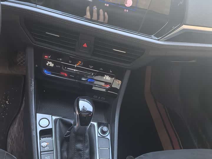 Фото 10 - Volkswagen Sagitar L