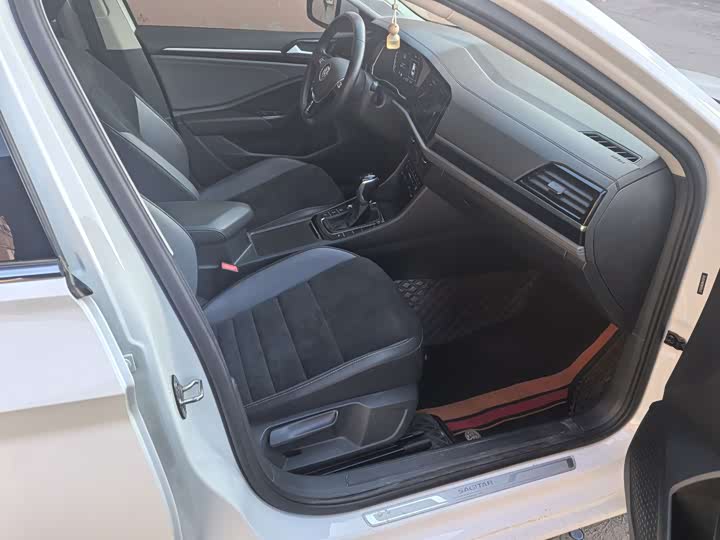 Фото 17 - Volkswagen Sagitar L