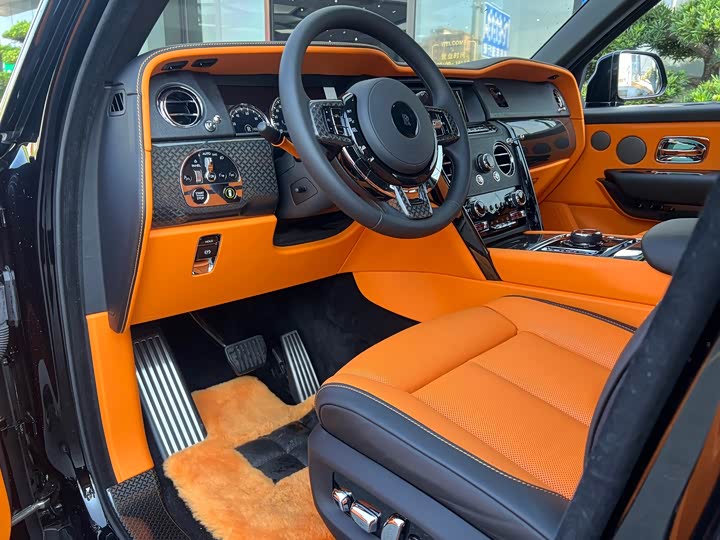 Фото 2 - Rolls-Royce Cullinan