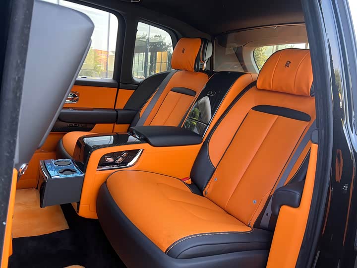 Фото 3 - Rolls-Royce Cullinan