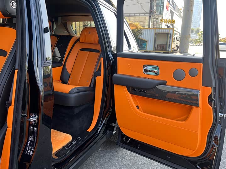 Фото 4 - Rolls-Royce Cullinan