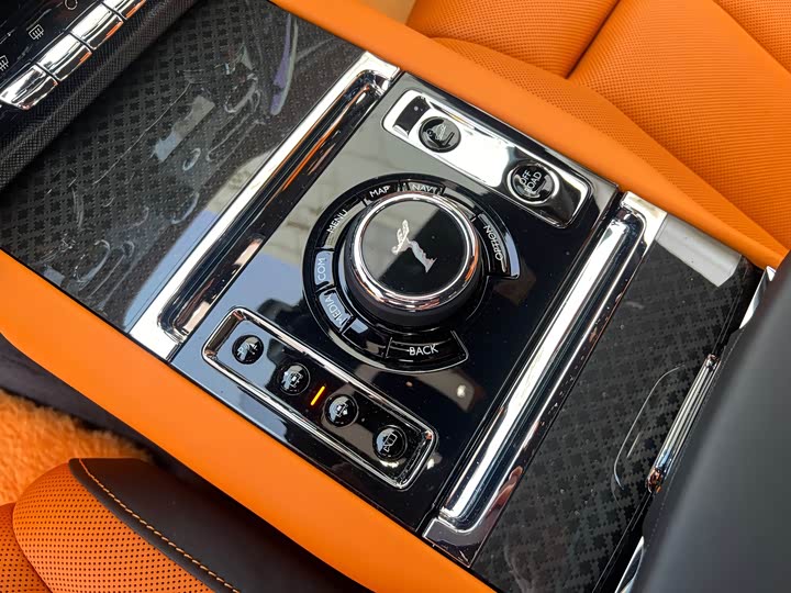 Фото 7 - Rolls-Royce Cullinan