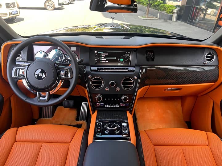 Фото 8 - Rolls-Royce Cullinan