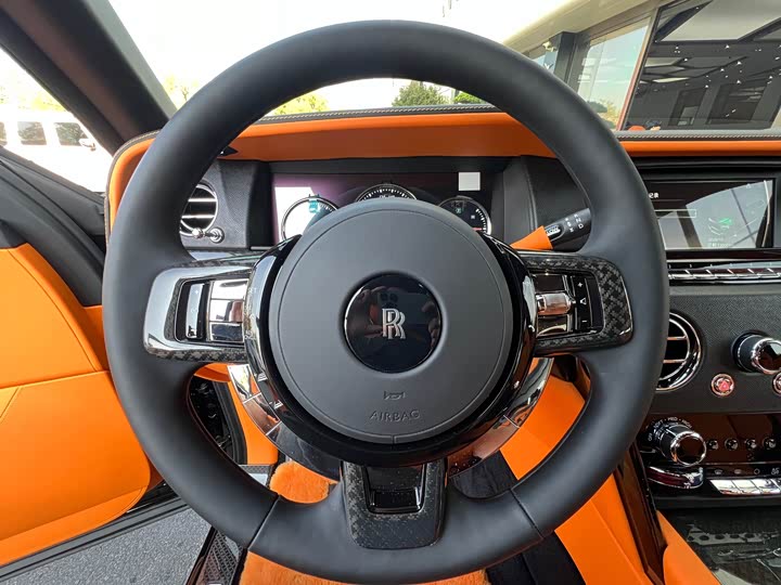 Фото 9 - Rolls-Royce Cullinan