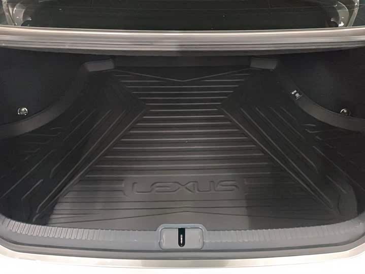 Фото 4 - Lexus ES