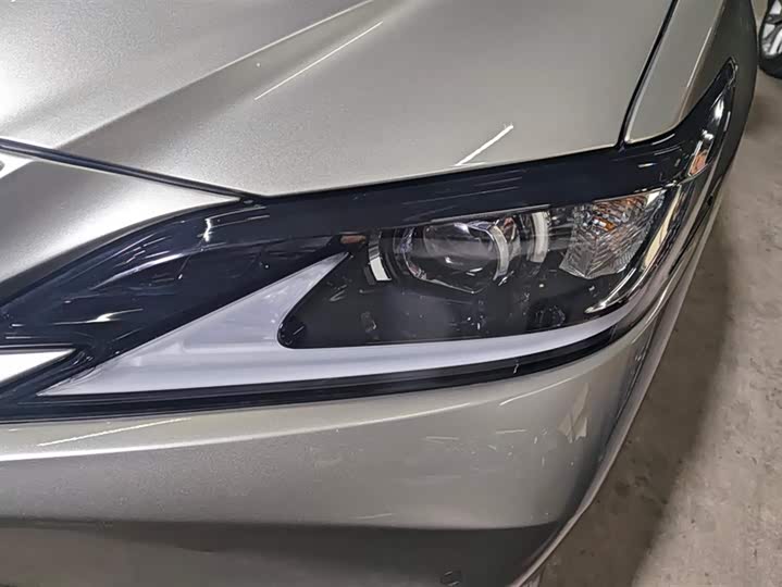 Фото 5 - Lexus ES