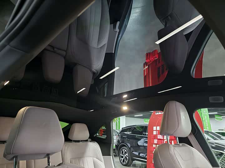 Фото 10 - Nio Onvo L60