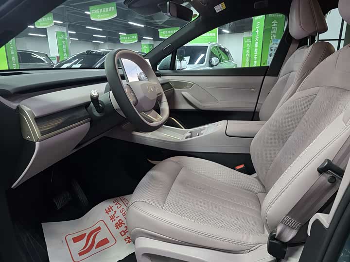 Фото 5 - Nio Onvo L60