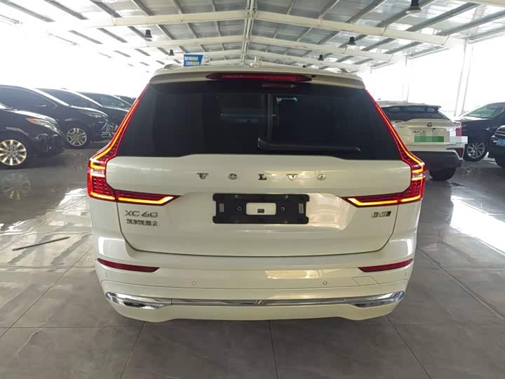 Фото 6 - Volvo XC60