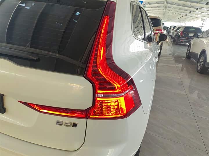 Фото 8 - Volvo XC60