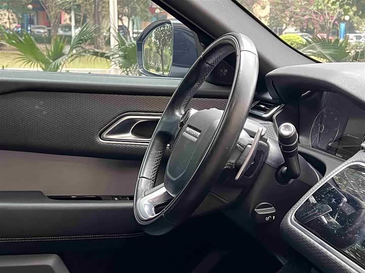 Фото 11 - Land Rover Range Rover Velar