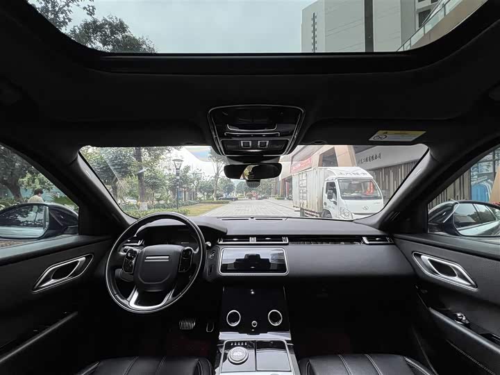 Фото 8 - Land Rover Range Rover Velar