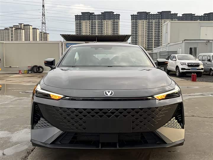 Фото 9 - Changan UNI-V