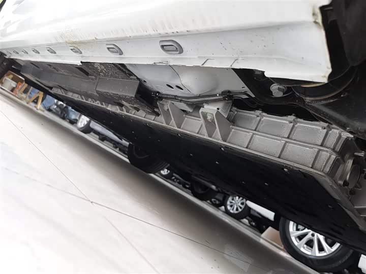 Фото 6 - Roewe i6 Max EV