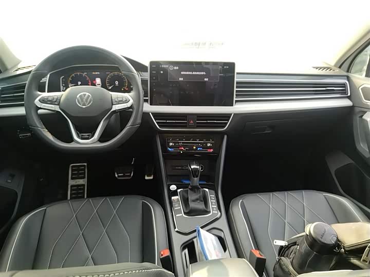 Фото 10 - Volkswagen Tiguan L Pro