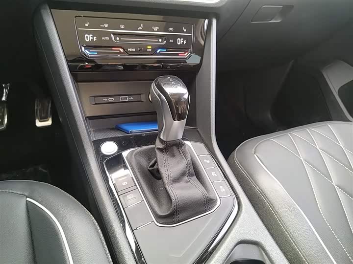 Фото 14 - Volkswagen Tiguan L Pro