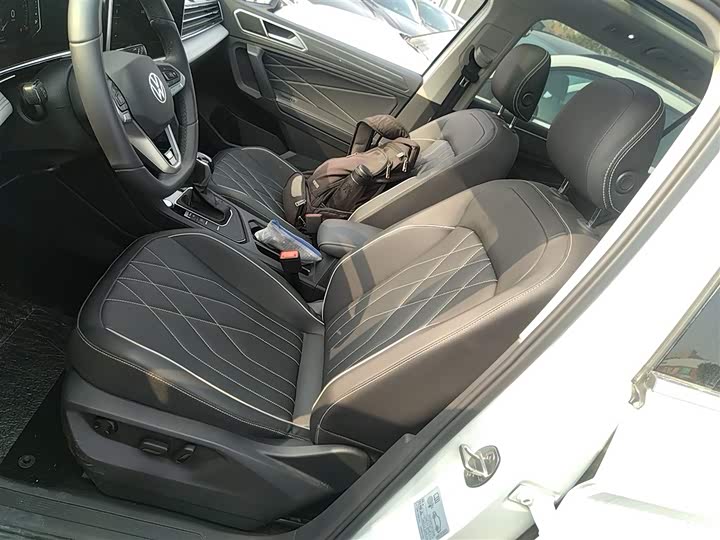 Фото 15 - Volkswagen Tiguan L Pro