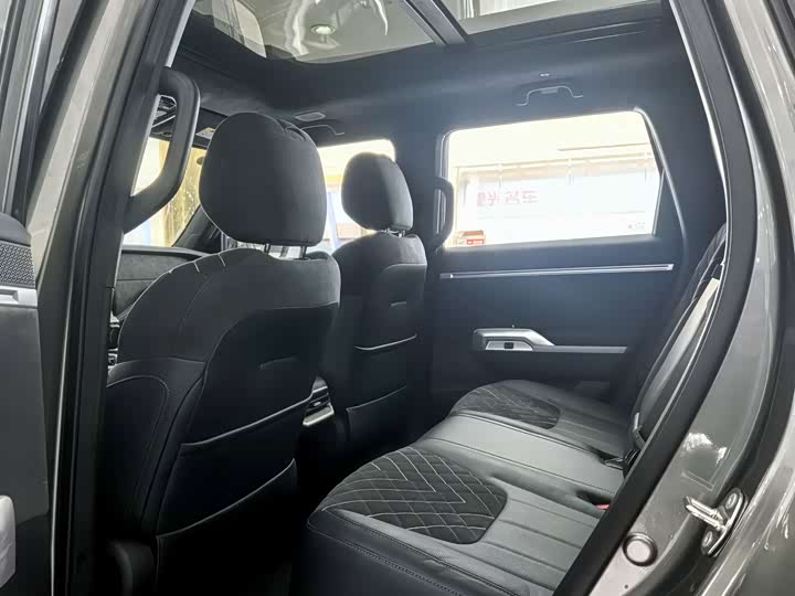 Фото 8 - Changan Deepal G318